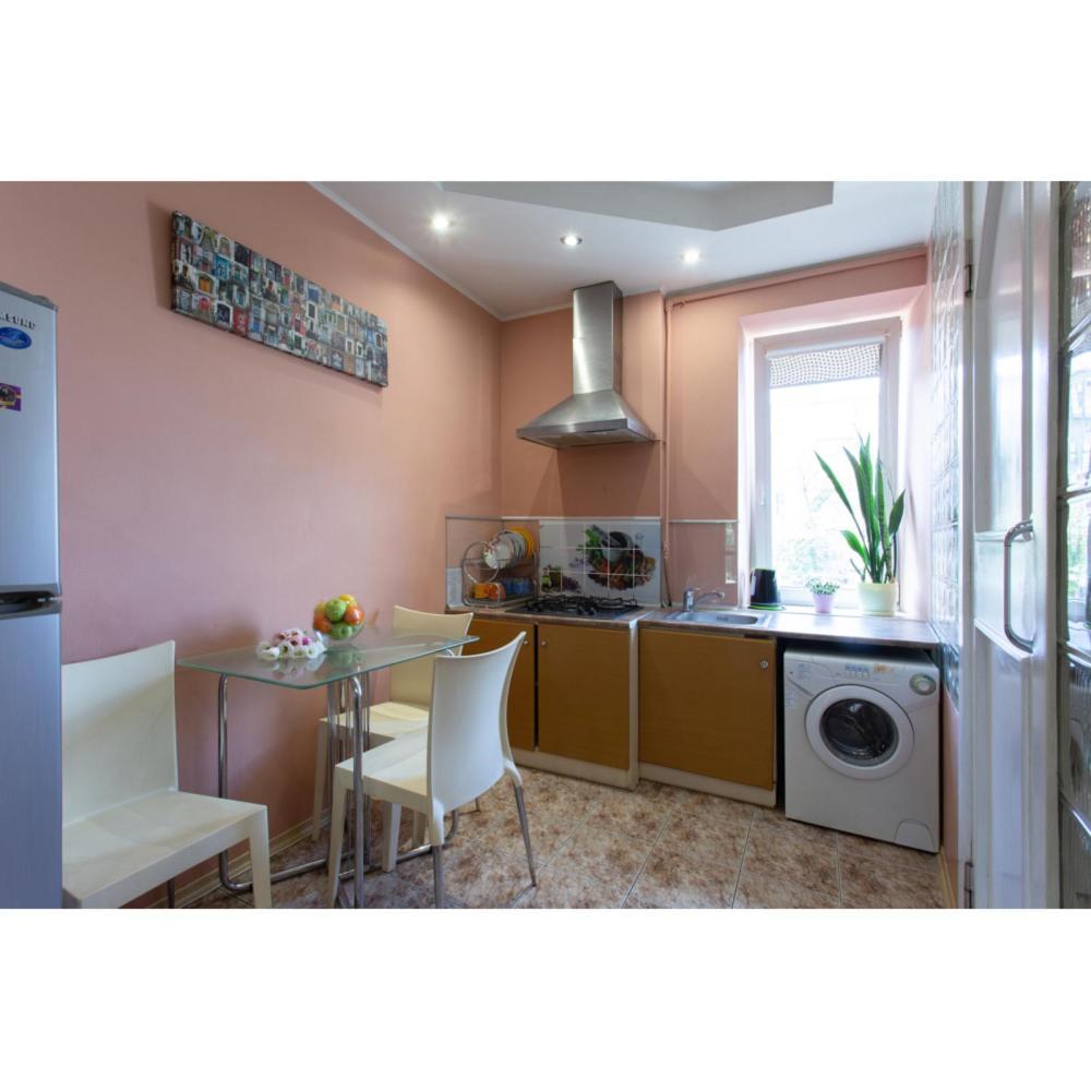 Apartment On Naukova ハルキウ エクステリア 写真